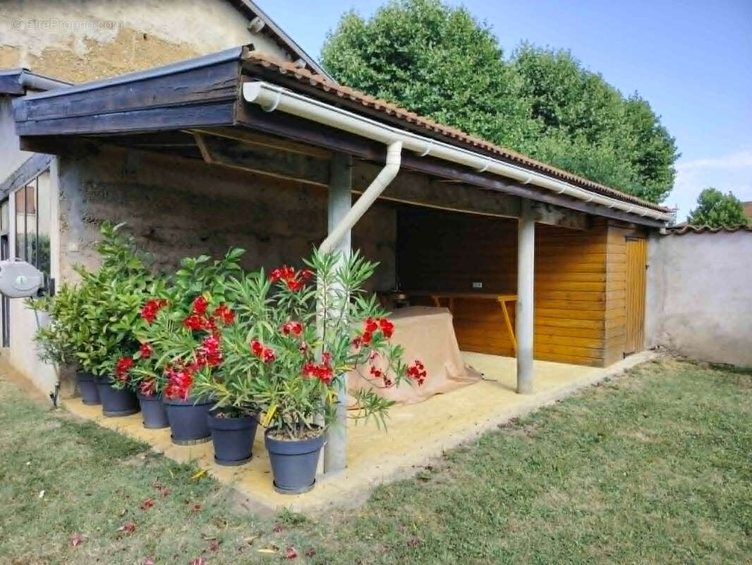 Maison de 104 m2 avec dépendances - photo 6