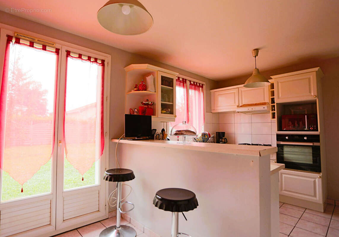 Maison à SAINT-BEAUZIRE