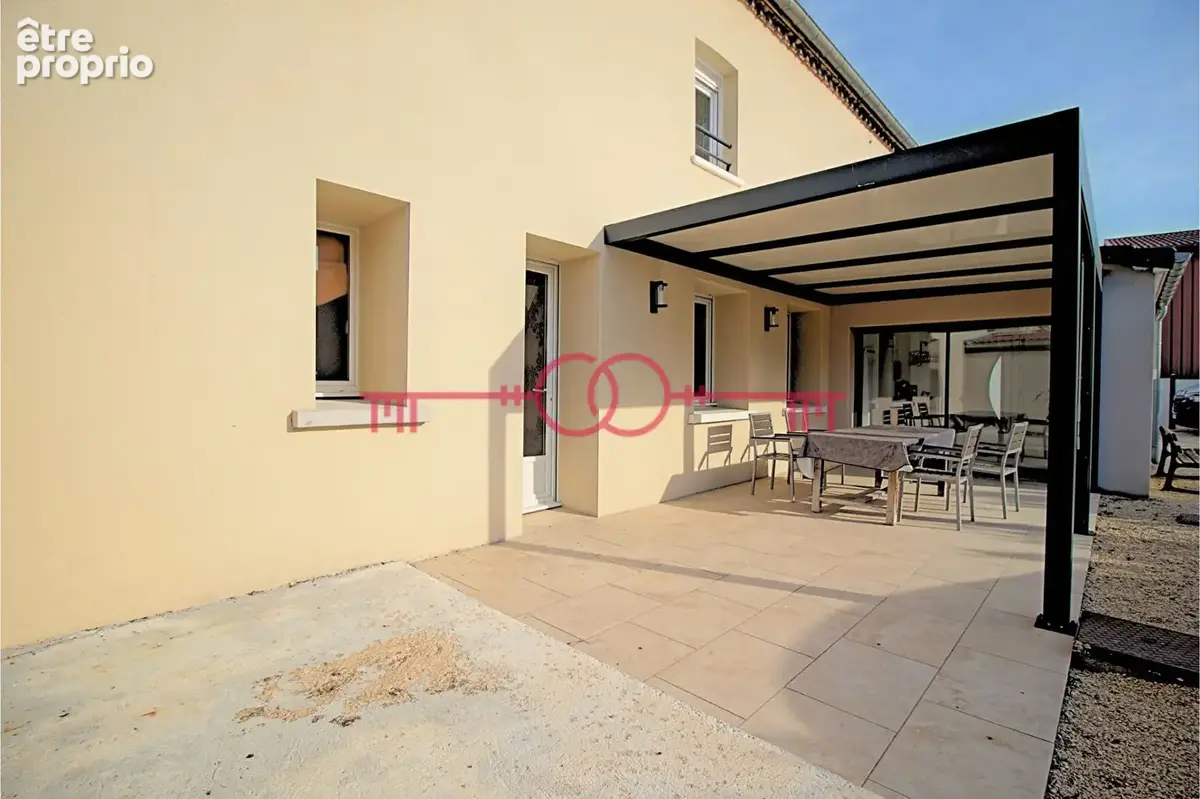 Maison familiale de 277 m² - 5 chambres - Plain-pied possible - Thibie - photo 12