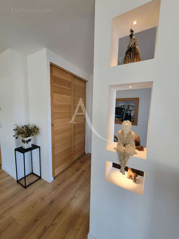 Maison Lescar 7 pièce(s) 195 m2 - photo 4