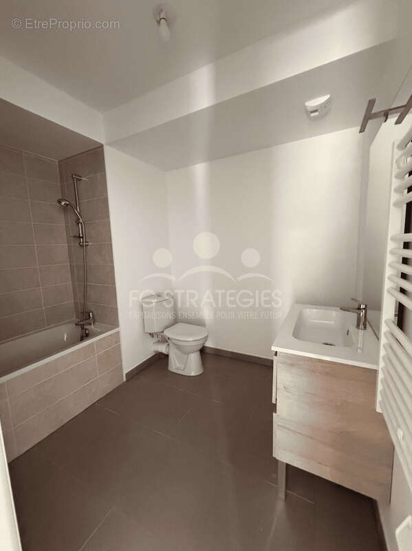 T2 neuf avec terrasse disponible de suite   Port Marianne Nouvelle Mairie MONTPELLIER - photo 12