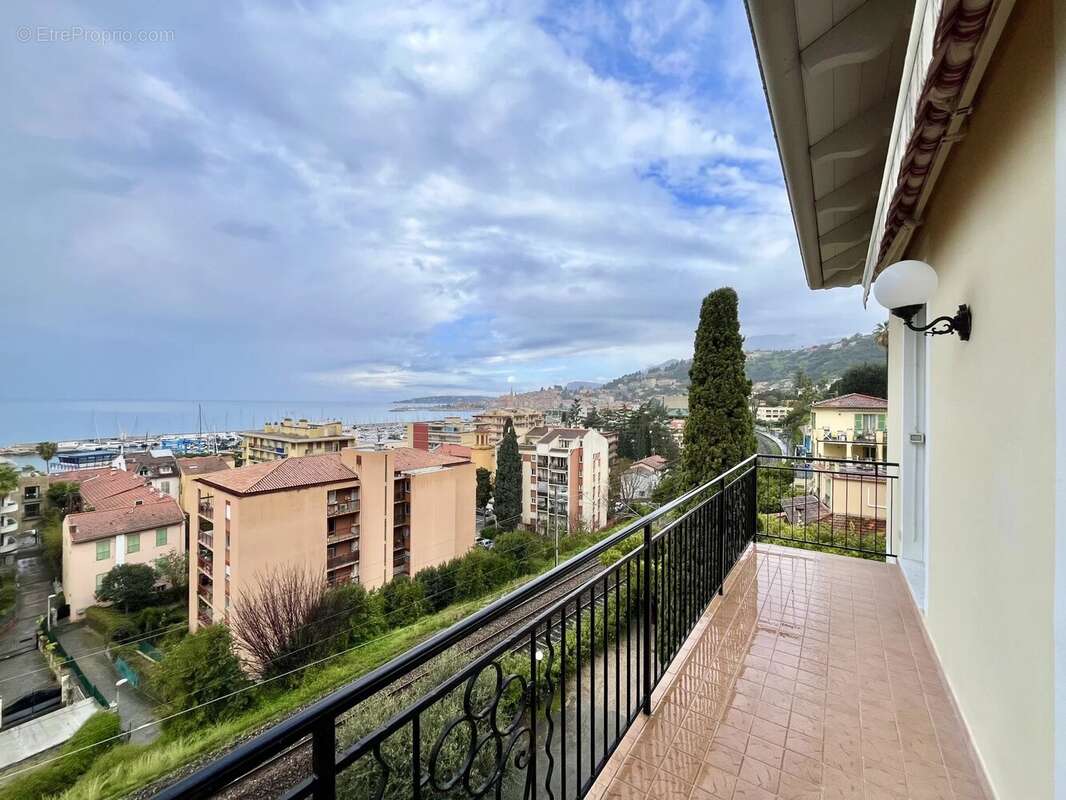 Appartement à MENTON