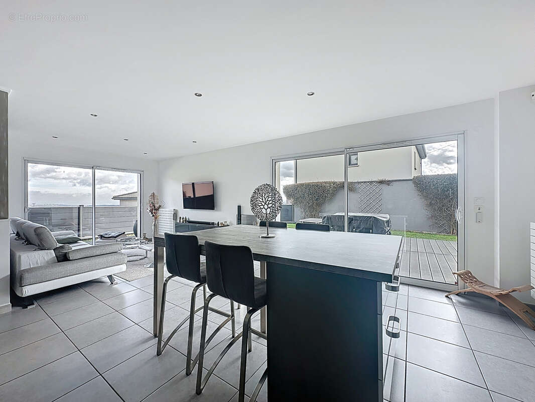 Maison à POLLIONNAY