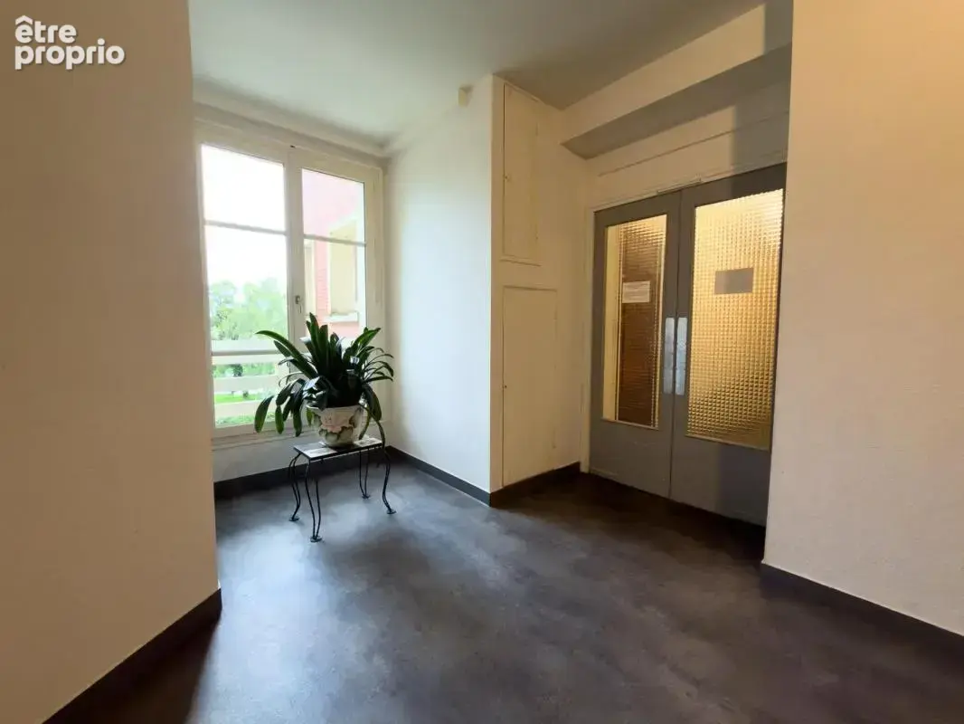 T2 / calme et verdoyant / parking / ascenseur - photo 10