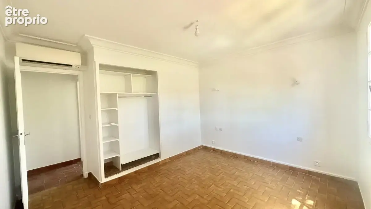 Villa composée de 2 appartements - 264m2 - Draguignan - photo 14
