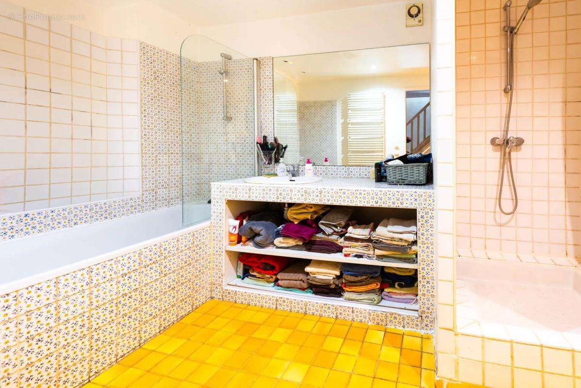 Maison de 5 pièces de 161 m² à Suresnes - photo 11