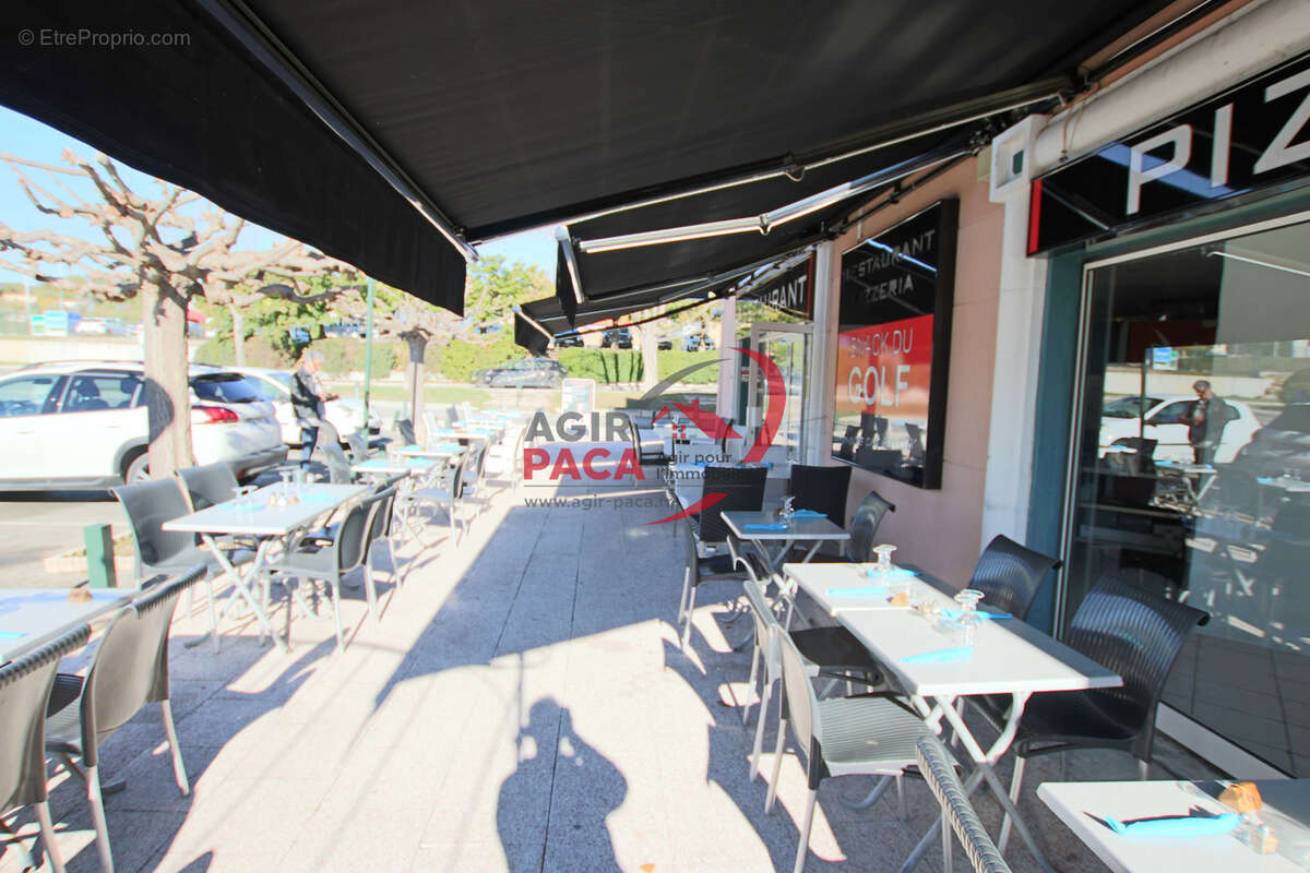 Commerce à TOURRETTES