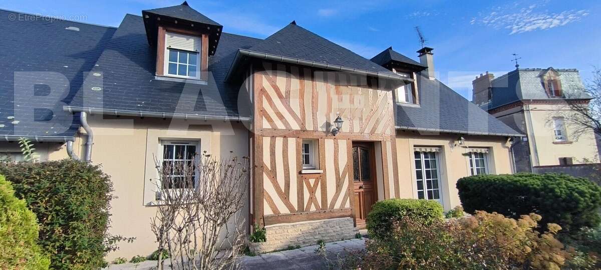 1763028589841 - Maison à CREVECOEUR-EN-AUGE