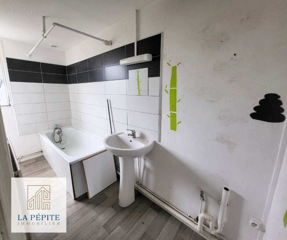 Maison à PONT-SUR-SAMBRE