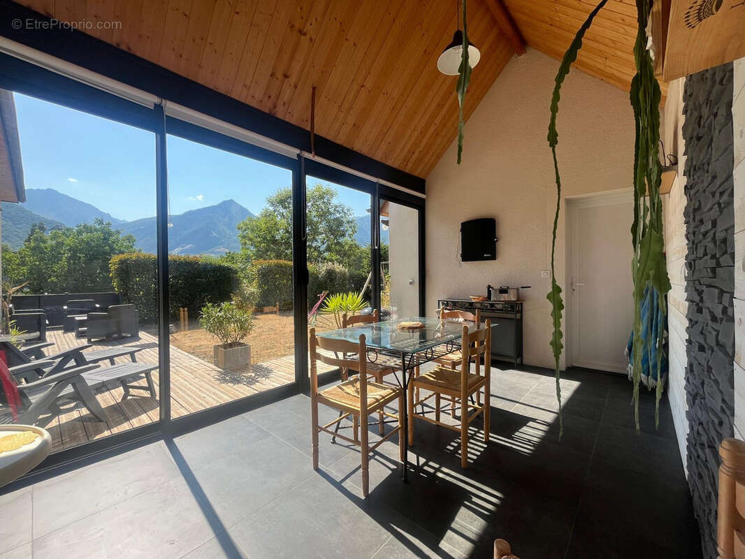 Maison contemporaine de 2015 - 4 chambres   Véranda   Garage   Carport camping-car - photo 6