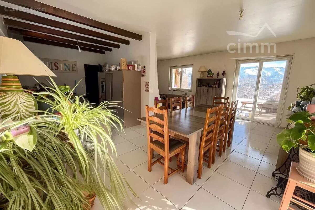 Maison à LA TERRASSE