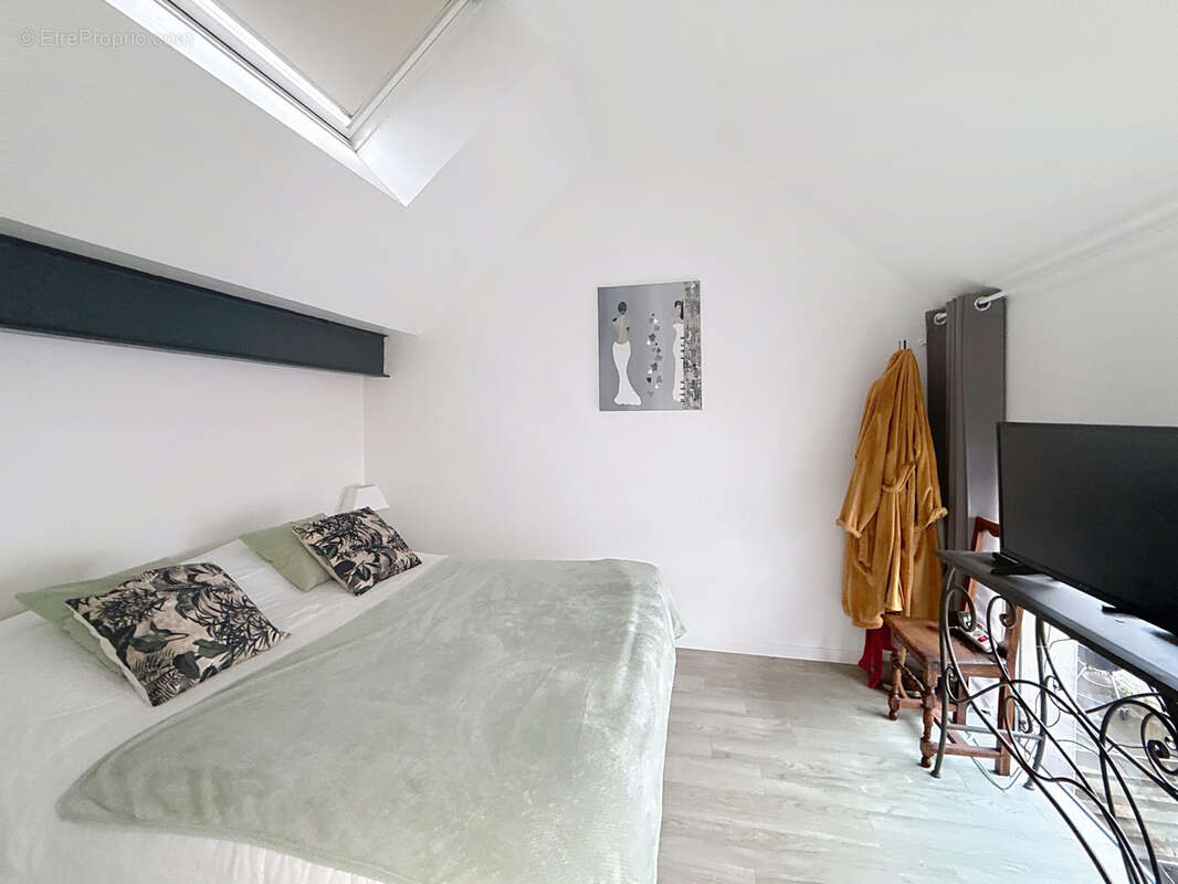 TOURCOING Flocon, proche Mouvaux, dans une petite copropriété de 9 lots, Ce loft de 192m2 a pris pla - photo 15
