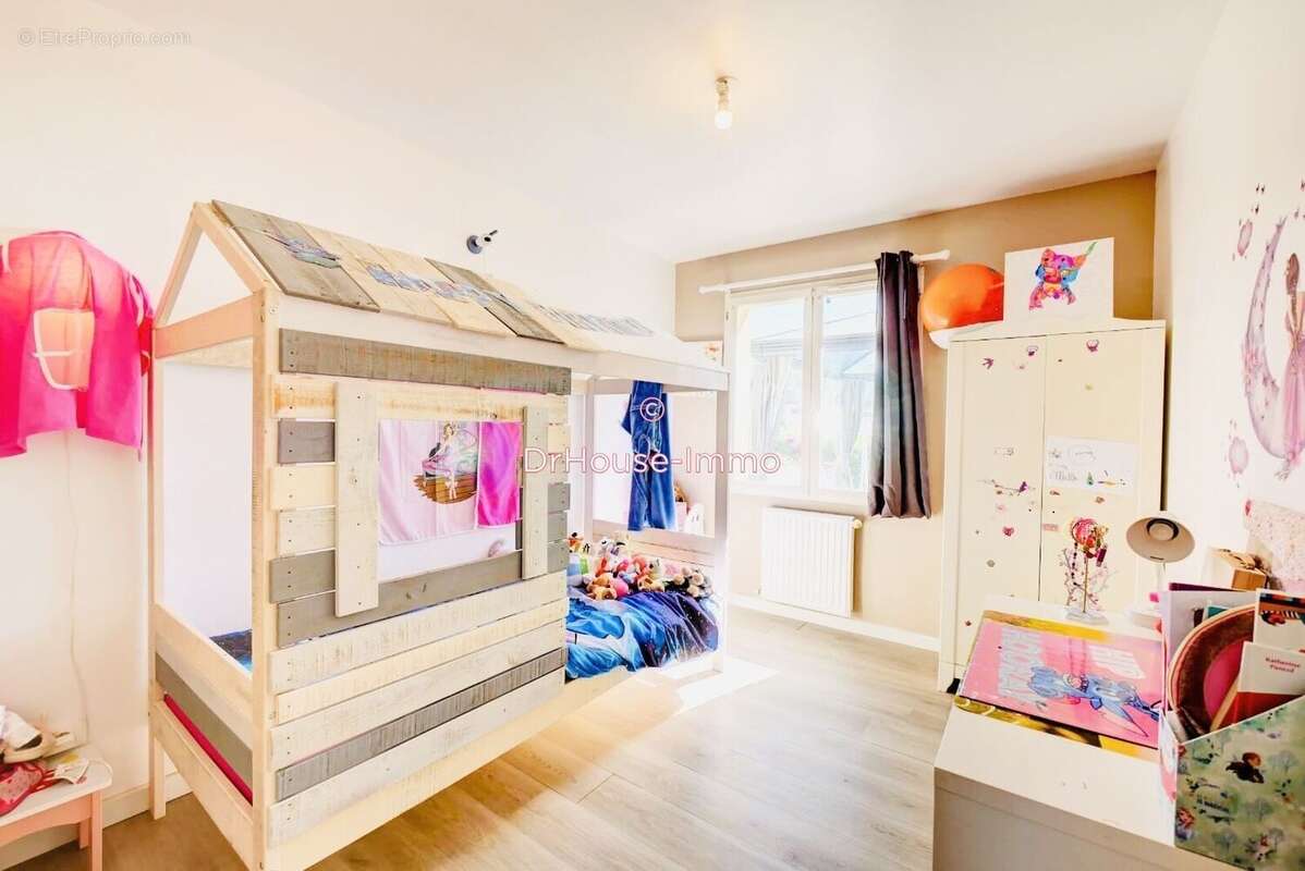 Maison à FERRIERES-EN-GATINAIS