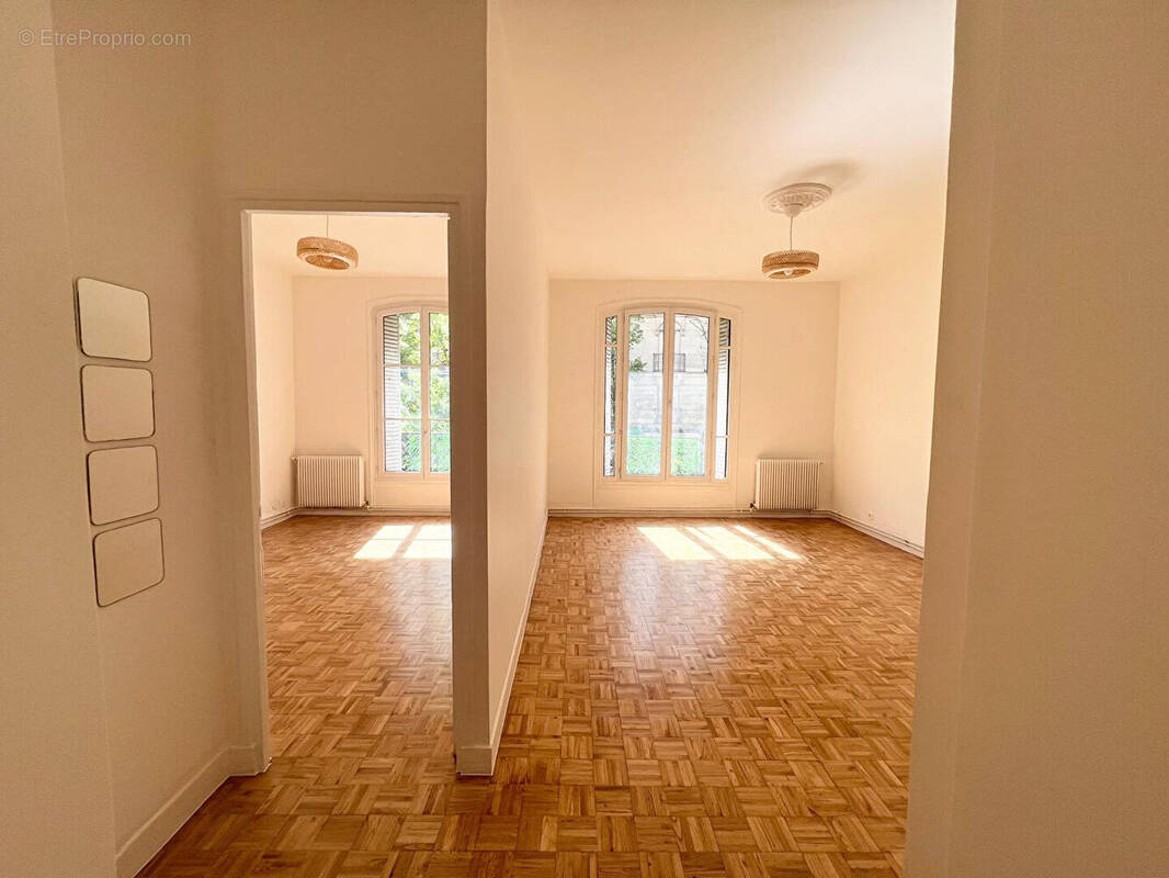 Appartement à PARIS-18E