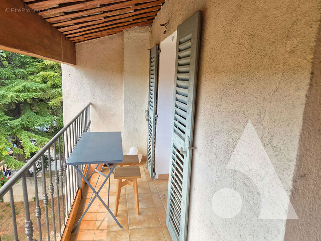 Salernes - Charmant appartement traversant avec terrasse, balcon et cave - photo 10
