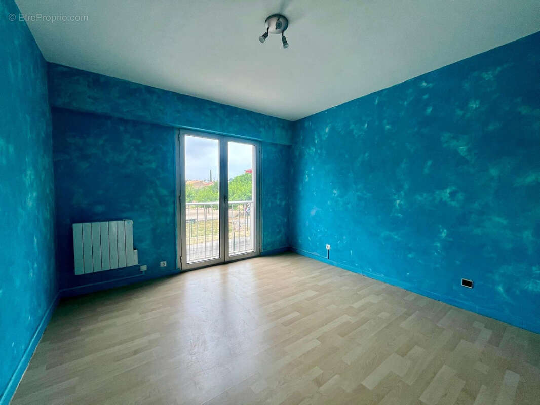 Sablettes f3 1 ch 64 m2 cave/ parking a 200 metres des plages - photo 6