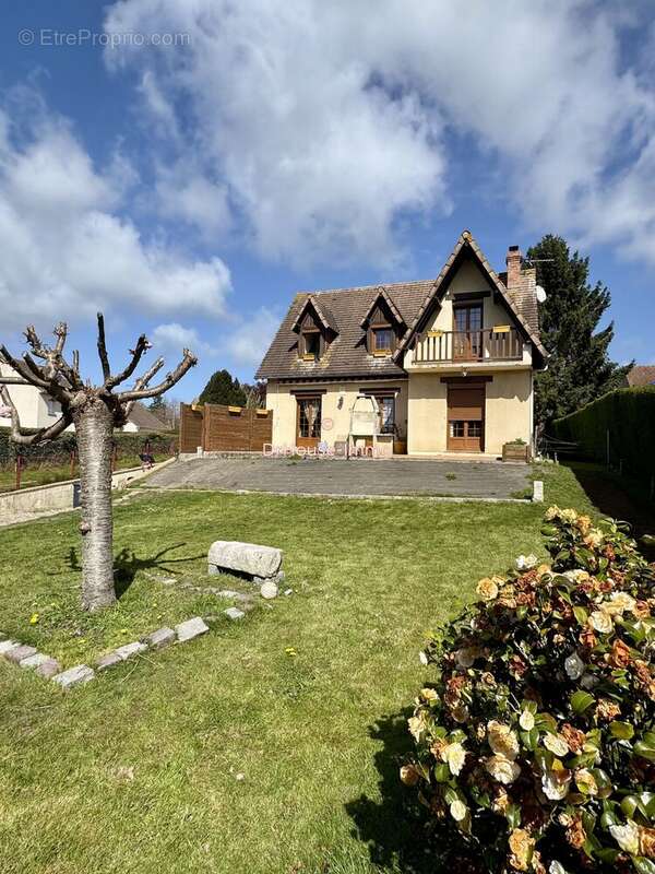 Maison à SAINT-VAAST-D'EQUIQUEVILLE