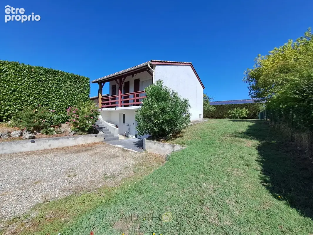 Maison de charme avec jardin, à pied des commerces, avec un  espace pro. - photo 25