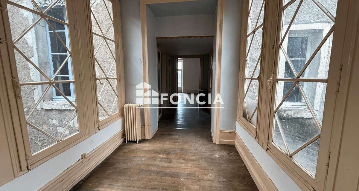 Maison à SAINTE-MAURE-DE-TOURAINE