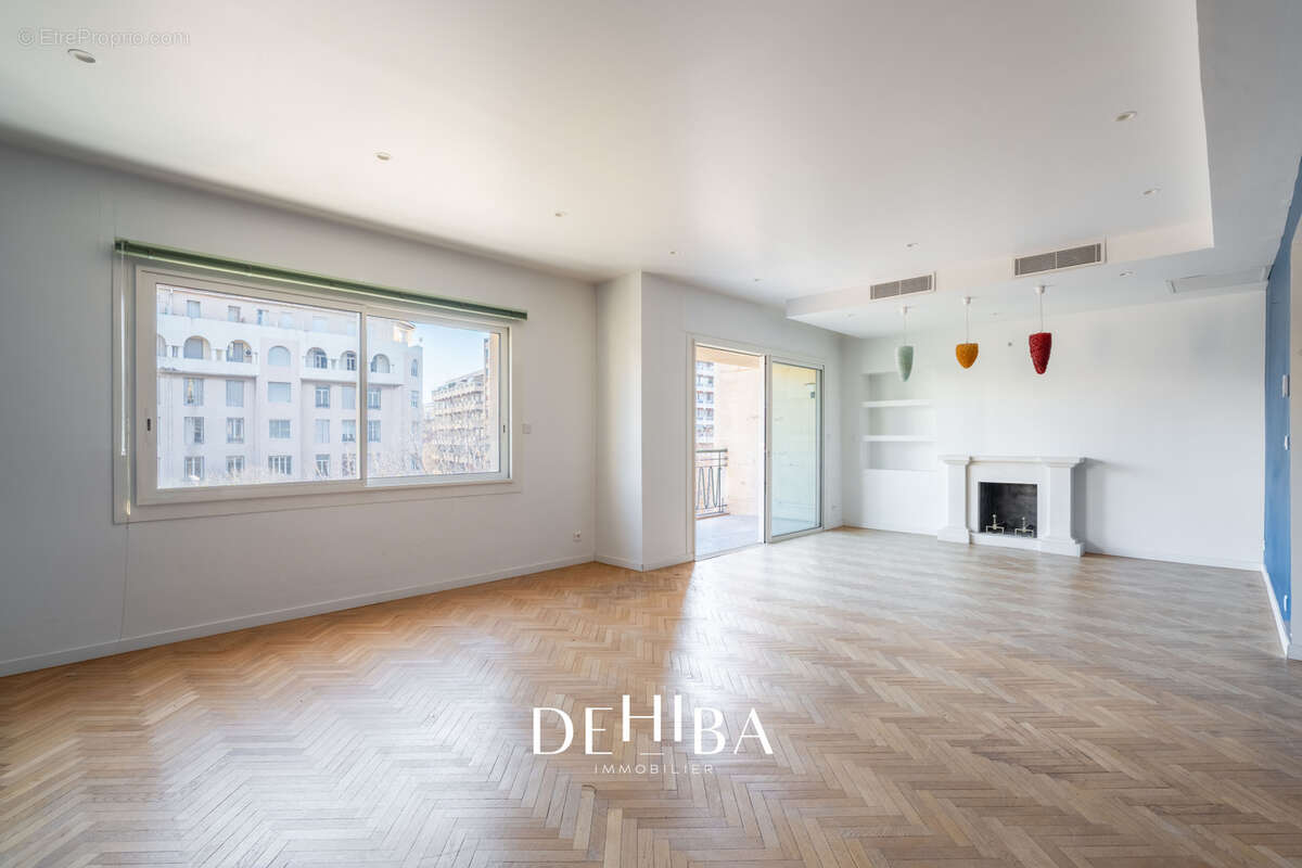 Appartement à MARSEILLE-8E