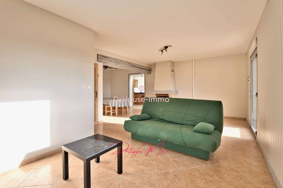 Maison à AUZOUVILLE-SUR-RY