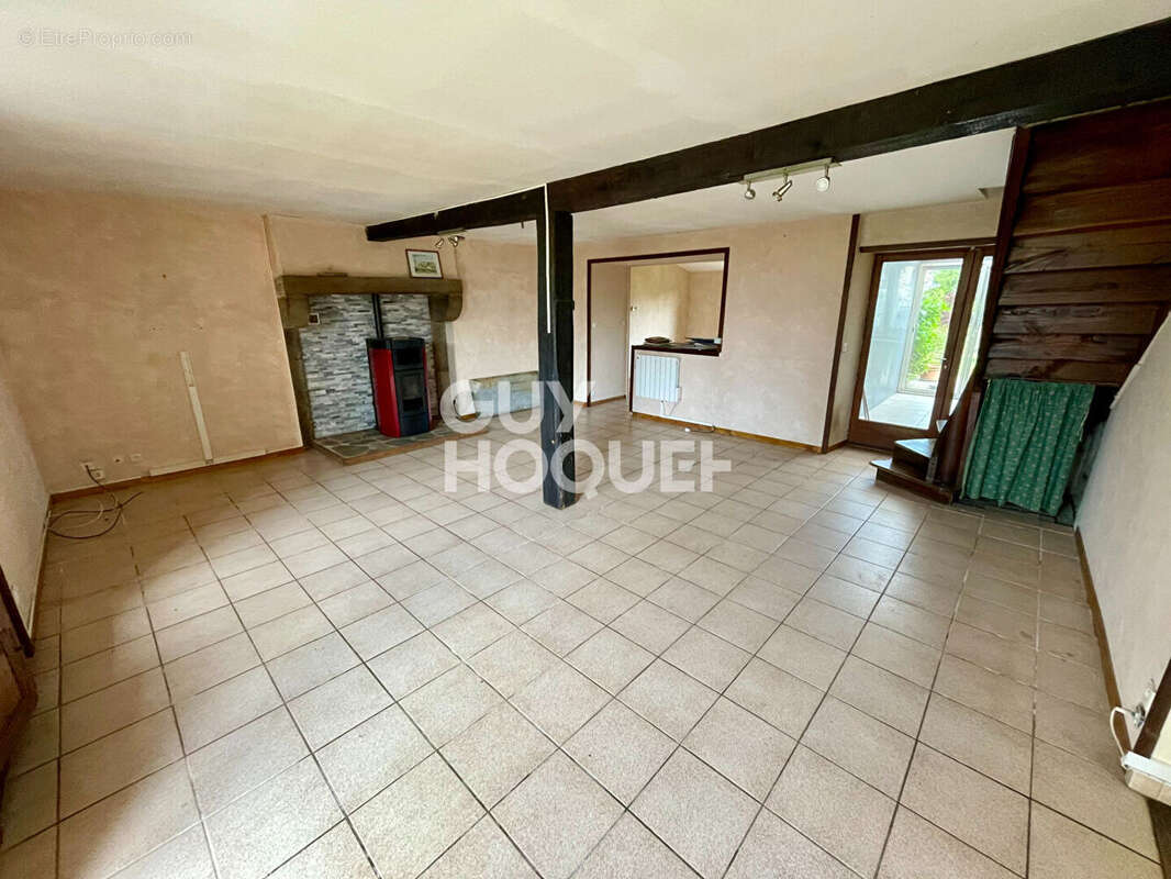 Maison à BAGUER-MORVAN