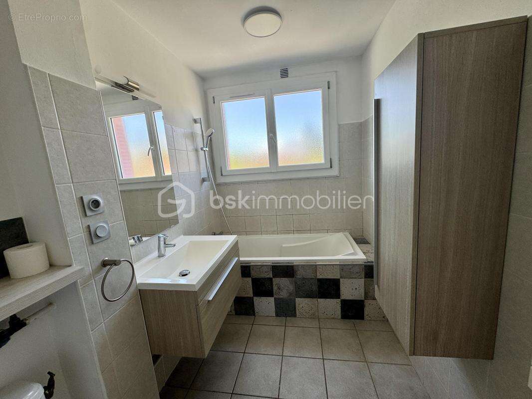 Appartement à POISAT