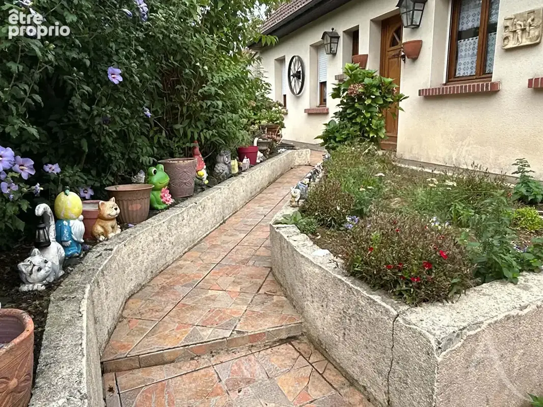 Maison à BOURTHES