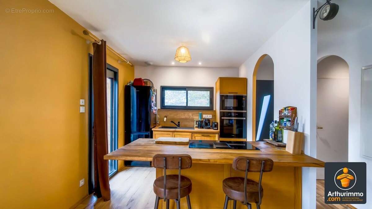 Maison à LE CRESTET