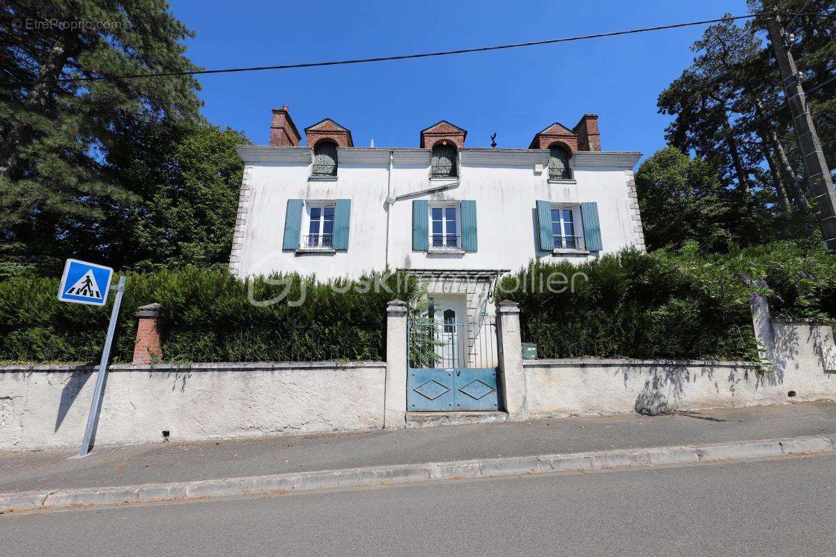 Maison à NOGENT-SUR-VERNISSON
