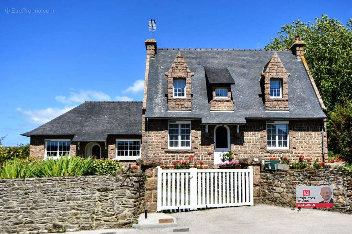 Maison avec partie indépendante à La Roche Jaudy  sur 2 000 m2 de terrain - photo 4