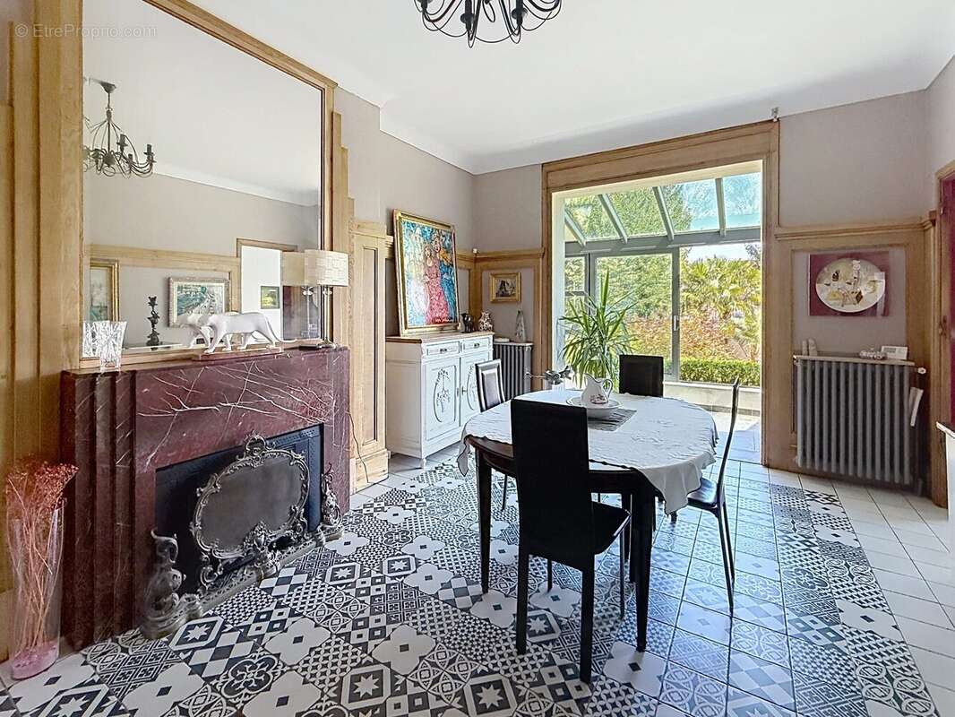 Maison 205 m² à Croix  - photo 6
