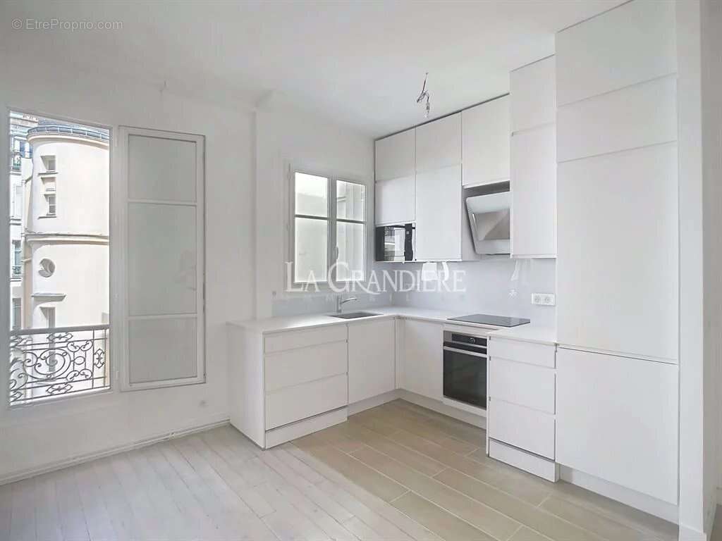 Paris 16 - Ranelagh - 4ème étage - 3 pièces - 2 chambres - 65 m2 - photo 6