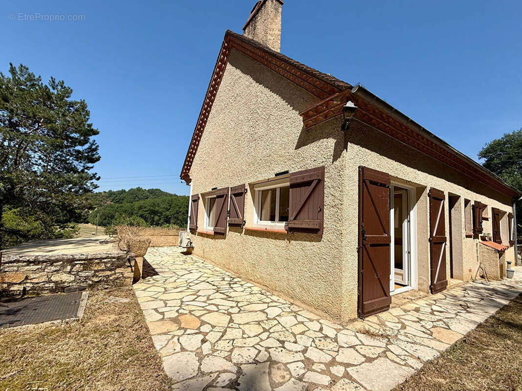 LOT  LUZECH - Maison 6 Pièces123M² Sur 1 456 M² De Terrain. - photo 3