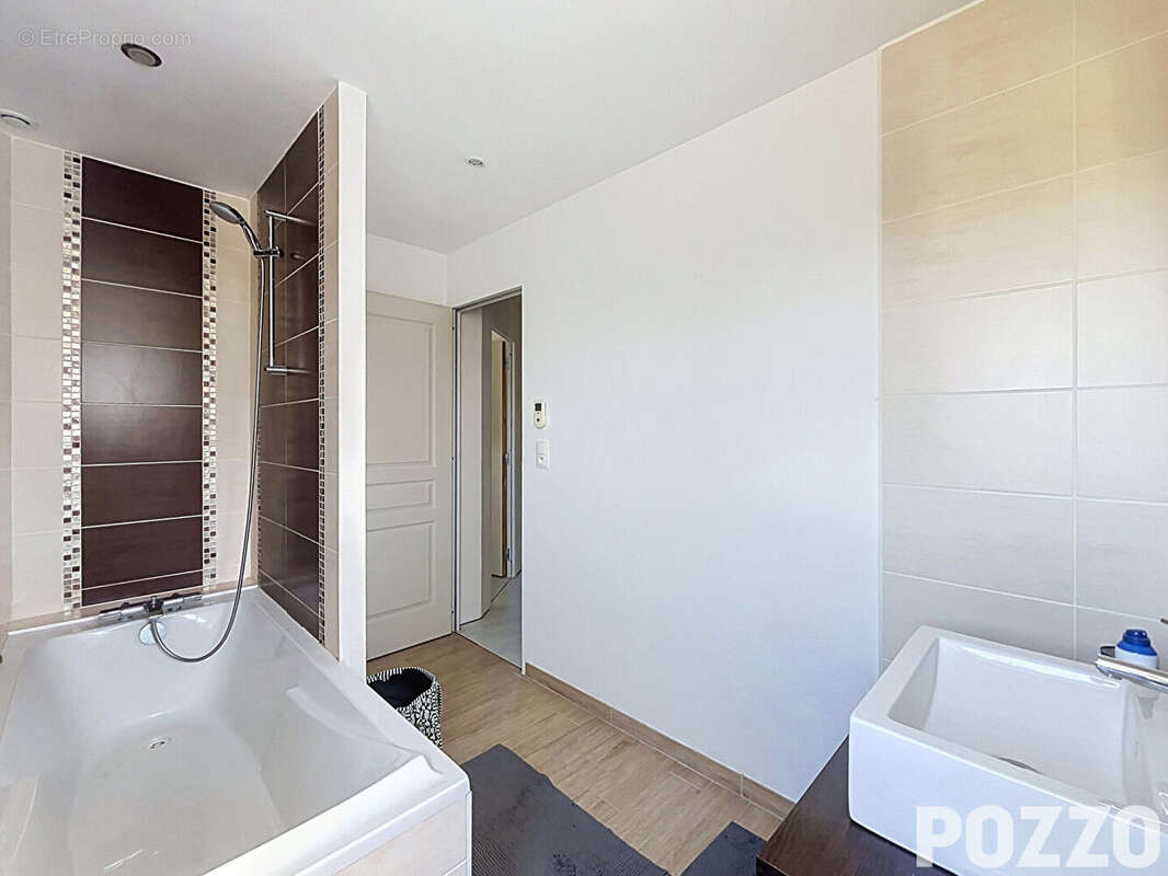 Maison Montviron 5 pièces 122m2 - photo 7