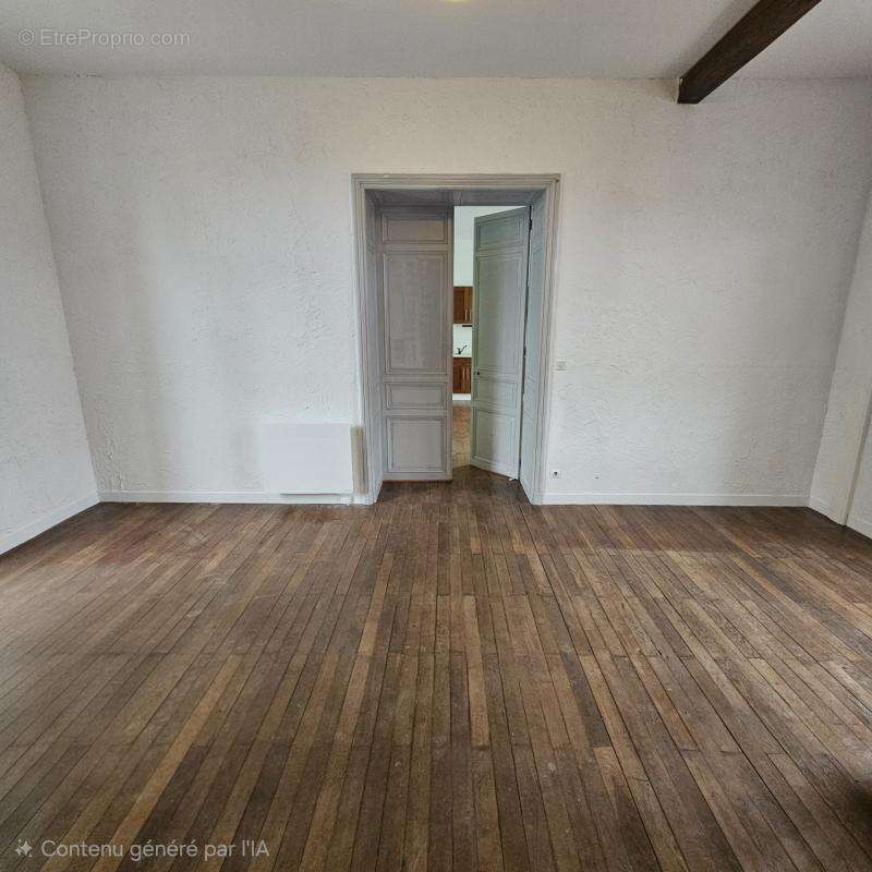 Maison à CHAMPAGNE-LES-MARAIS