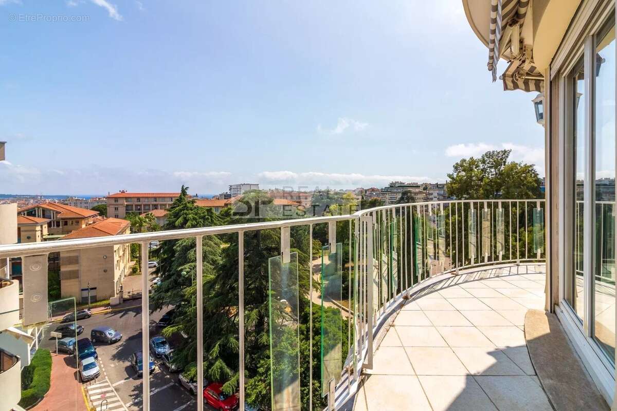 Appartement à LE CANNET