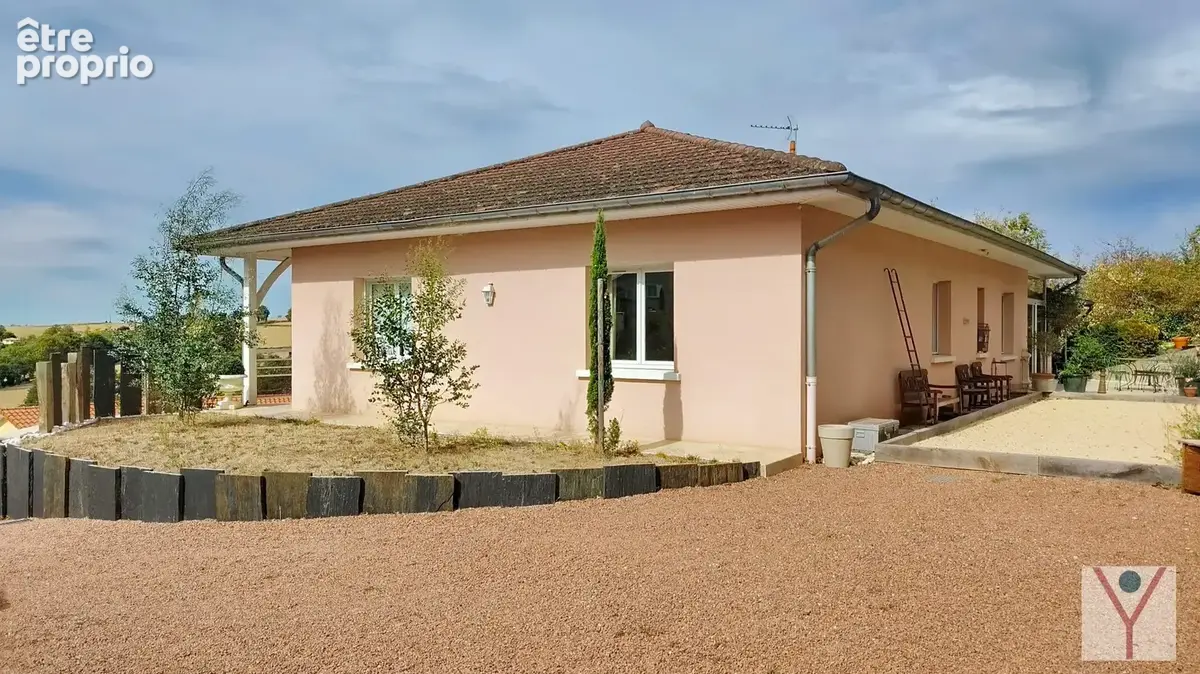 Maison 8 pièces 211 m² à vendre à Chauffailles (71170) - photo 4