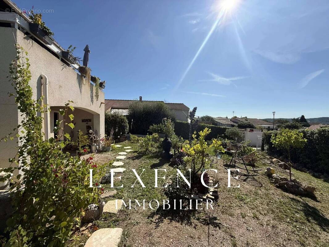 Appartement à LA FARE-LES-OLIVIERS