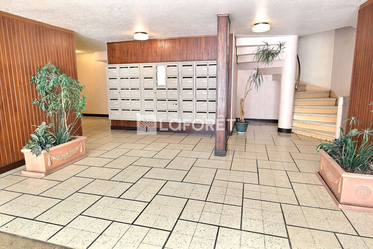 Appartement à VILLENEUVE-LA-GARENNE