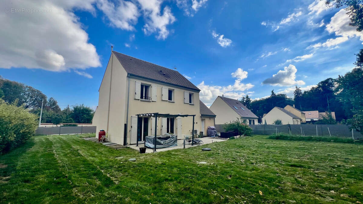 Maison à HOUVILLE-LA-BRANCHE