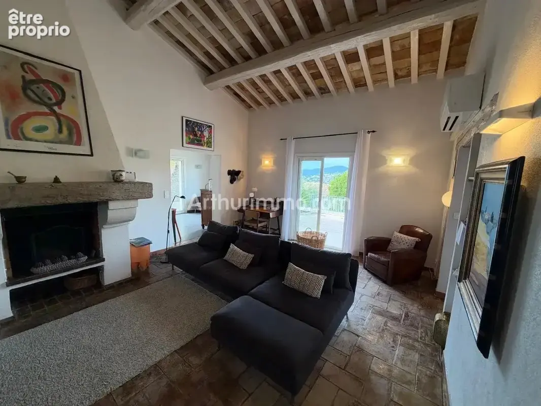Maison à ROQUEBRUNE-SUR-ARGENS