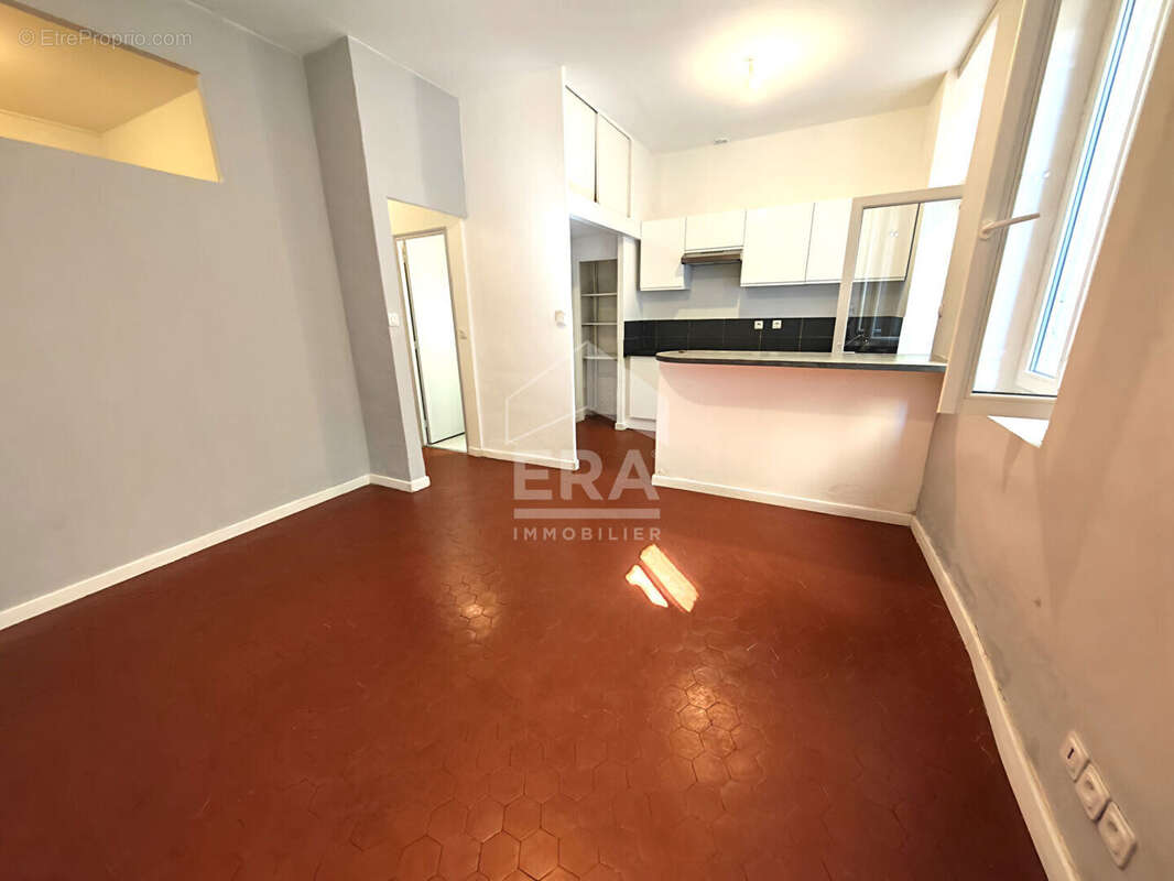Appartement à MARSEILLE-5E