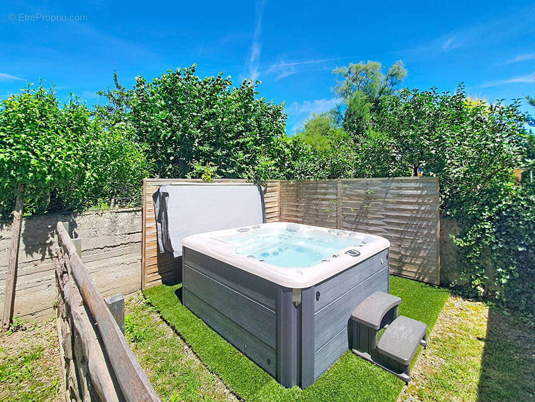 Bessières, maison de type 6 de 158 m² sur une parcelle de 674 m² environ ! - photo 3