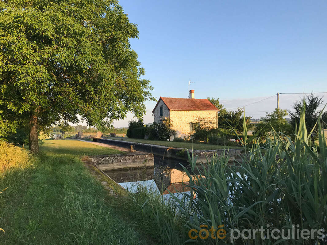 Rare et Atypique maison d'écluse dans le Saint Amandois - photo 6