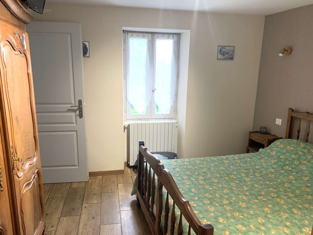 Maison à SAINT-CERNIN-DE-LARCHE