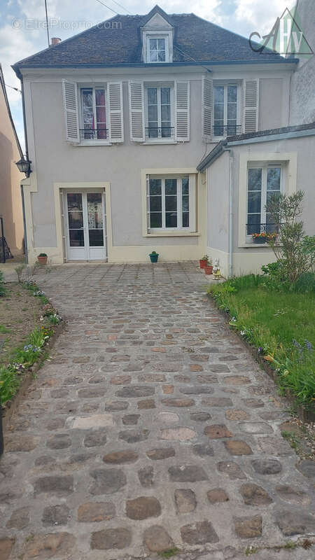 Maison à BRAY-SUR-SEINE