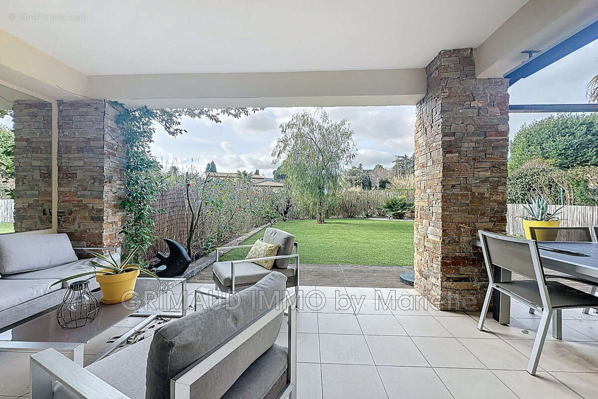 Maison à PLAN-DE-LA-TOUR