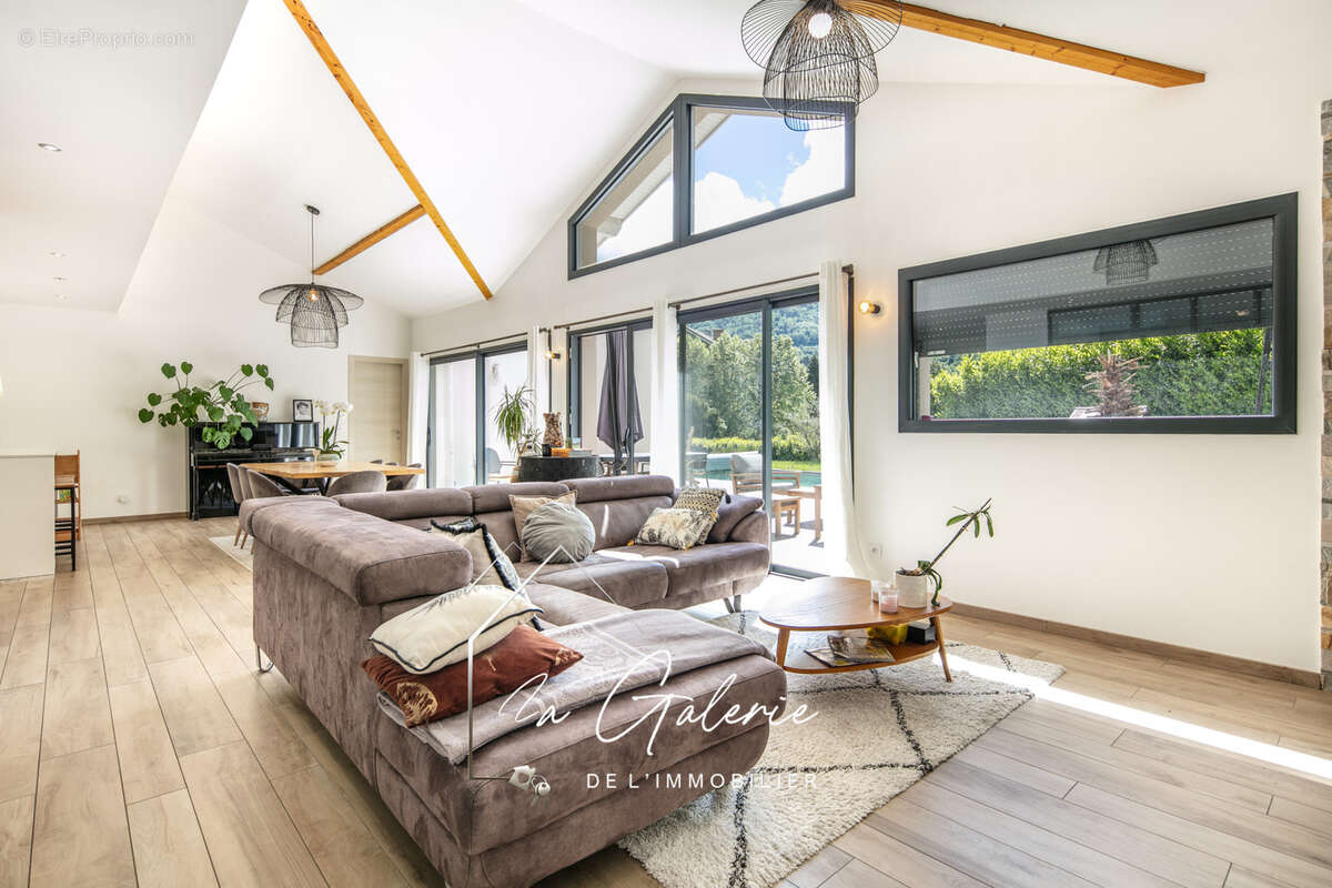 Maison à VAULNAVEYS-LE-HAUT