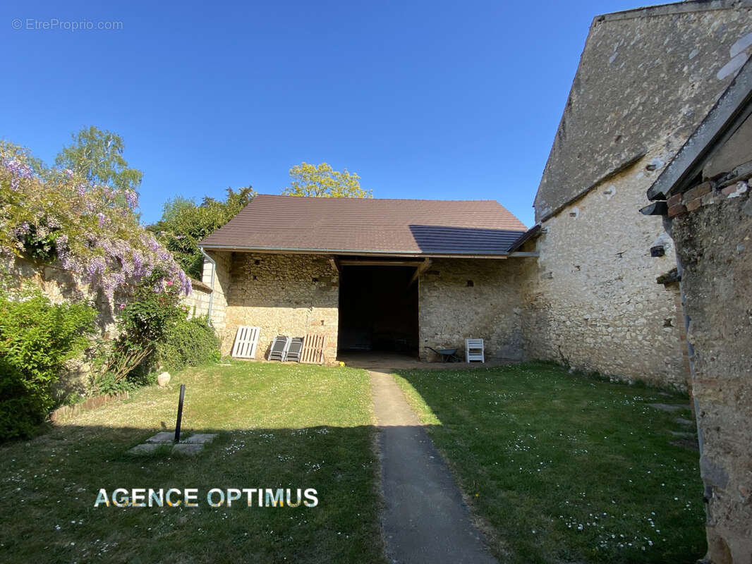 Maison à VILLENEUVE-LA-GUYARD